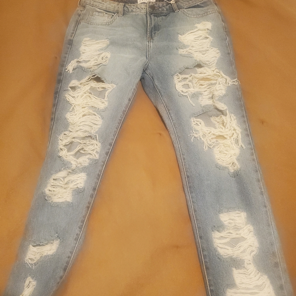 NWT Distressed Cello Mom Jeans 11